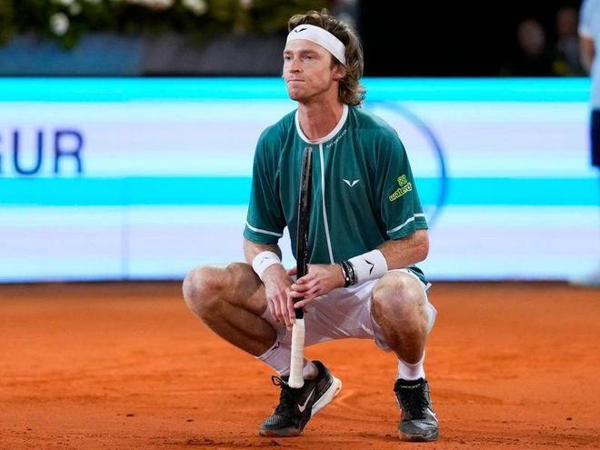 印尼国家队官方：后卫阿马特缺席客战中国的世预赛